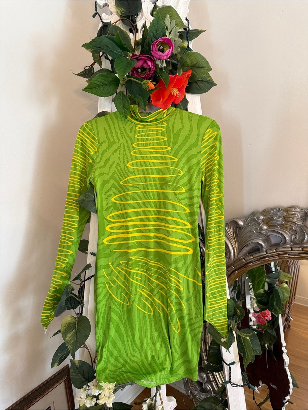Green & Yellow Abstract Print Long Sleeve Top - Picture 6 of 6